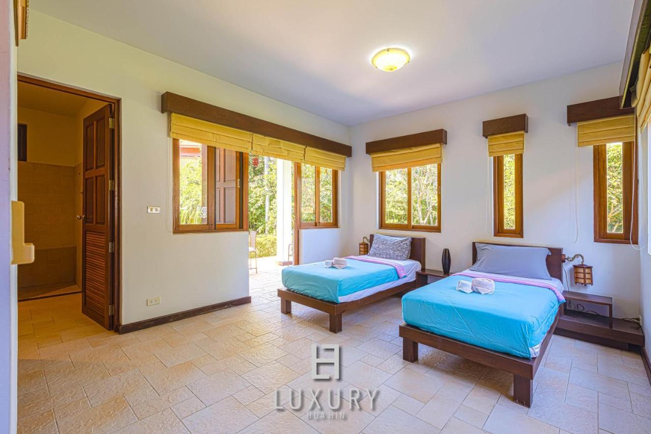 5 Bedroom Bali Style Mansion Wl2 HHQ Exterior photo