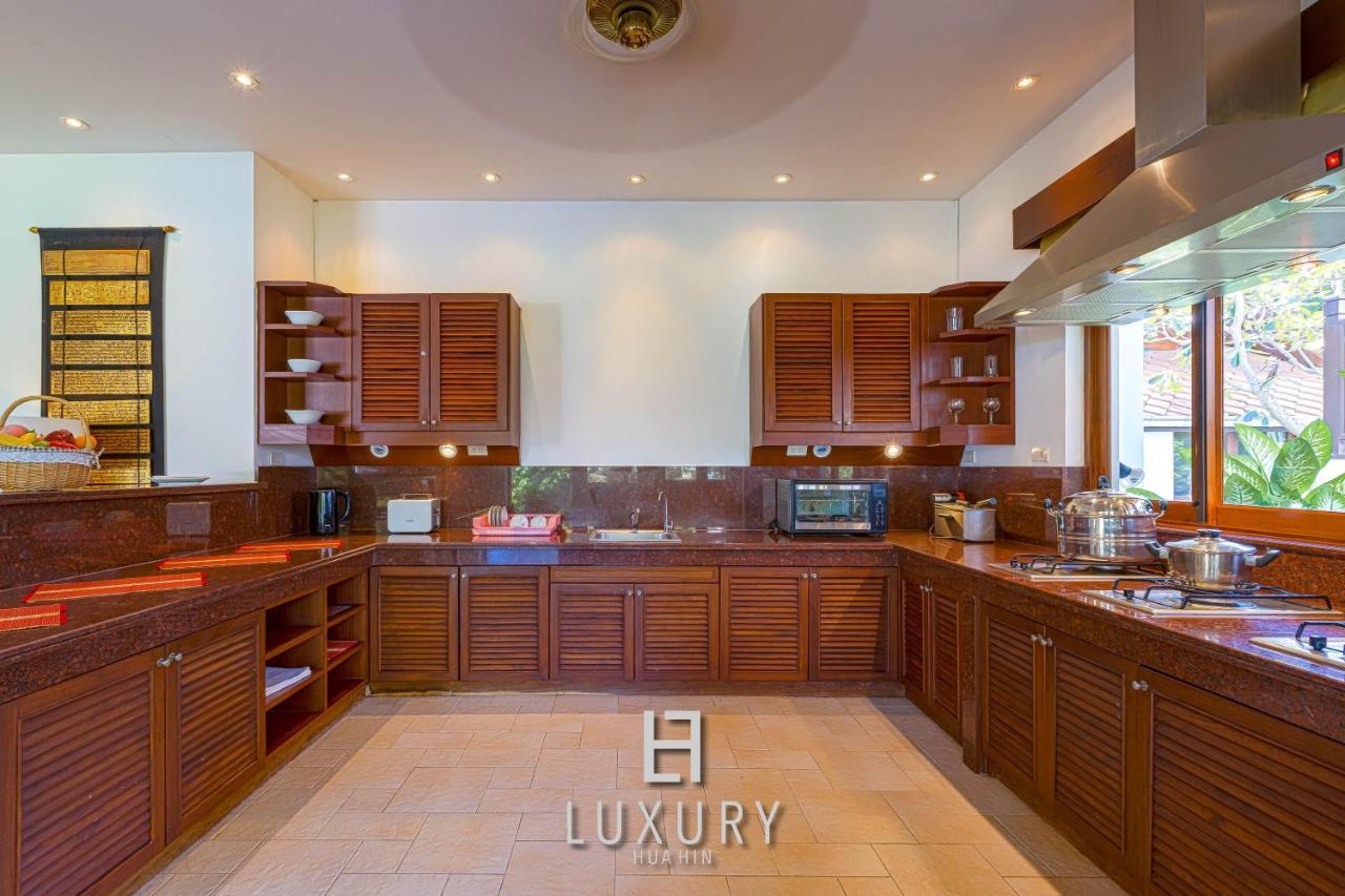 5 Bedroom Bali Style Mansion Wl2 HHQ Exterior photo